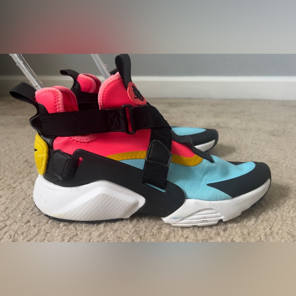 Nike Air Huarache City  - Size 9.5 - Picture 14 of 14